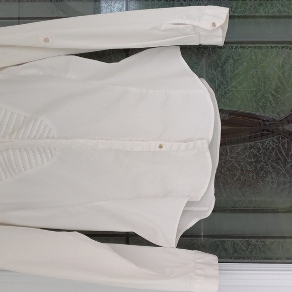ZaraBasic Morocco SizeM Long Sleeve Gold Accent + Concealed ButtonsWhite Blouse - Picture 2 of 10